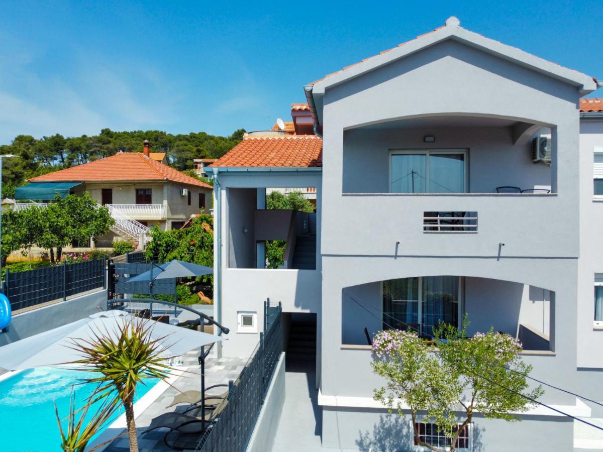 Modern Apartment With Private Pool Bibinje Exterior foto